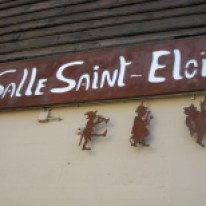Salle Saint-Eloi dans le village de Becco